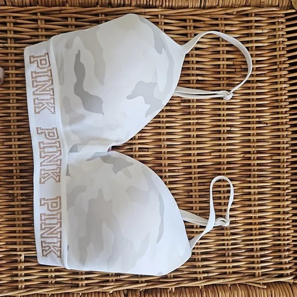 Victoria's Secret/Pink Wireless Bra Set - Picture 5 of 7